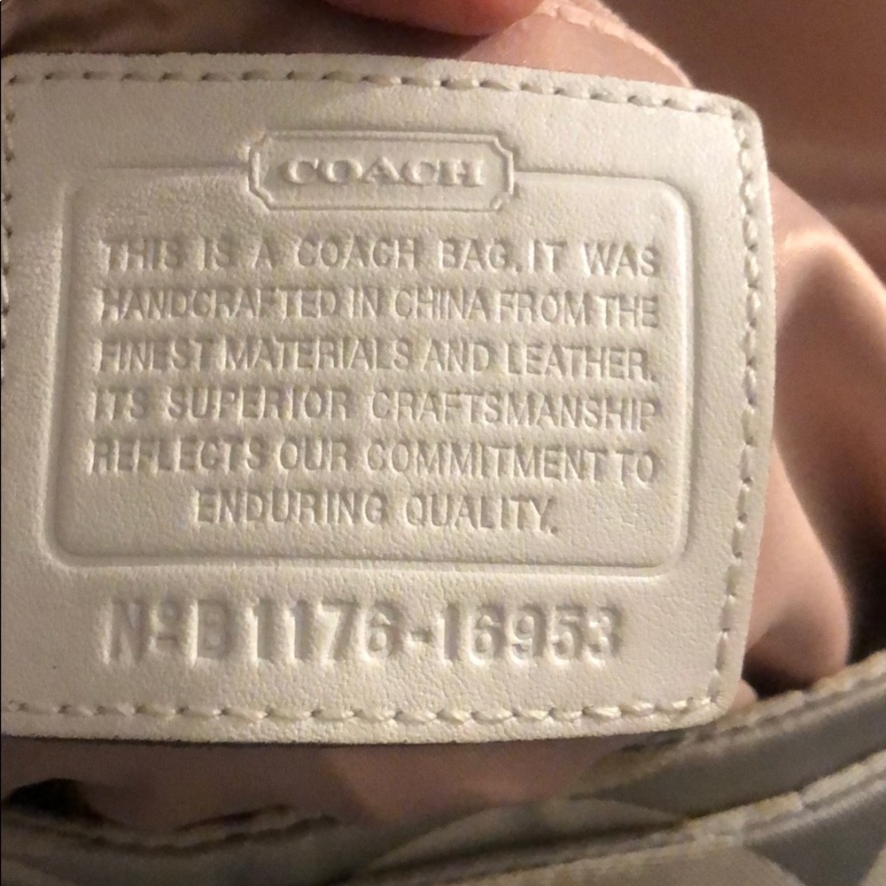 Authentic coach - Picture 2 of 3